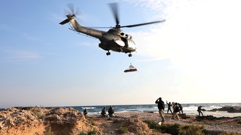 بالصور من طرابلس.. الجيش اللبناني ينفذ تمارين تدريبية في جزيرة الرمكين
