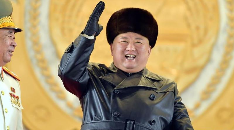 كوريا الشمالية في عرض عسكري تكشف عن صواريخ بالستية جديدة