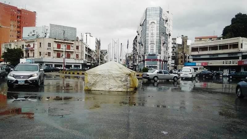 في طرابلس وفاة شاب متأثرًا بإصابته.. الهدوء يسود صباح اليوم بعد المواجهات أمس بين محتجين وقوى الأمن