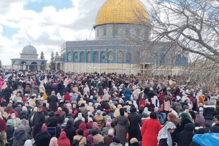 250 ألف شخص أدوا صلاة الجمعة الثانية من رمضان في المسجد الأقصى