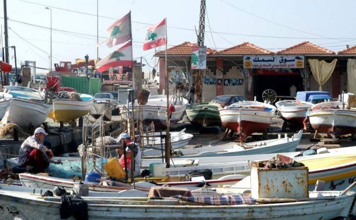 على خلفيّة الاشكال الذي وقع بين عدد من صيادي الميناء وببنين في عكار، تم عقد لقاء مصالحة في مقهى موسى جاجية في الميناء.