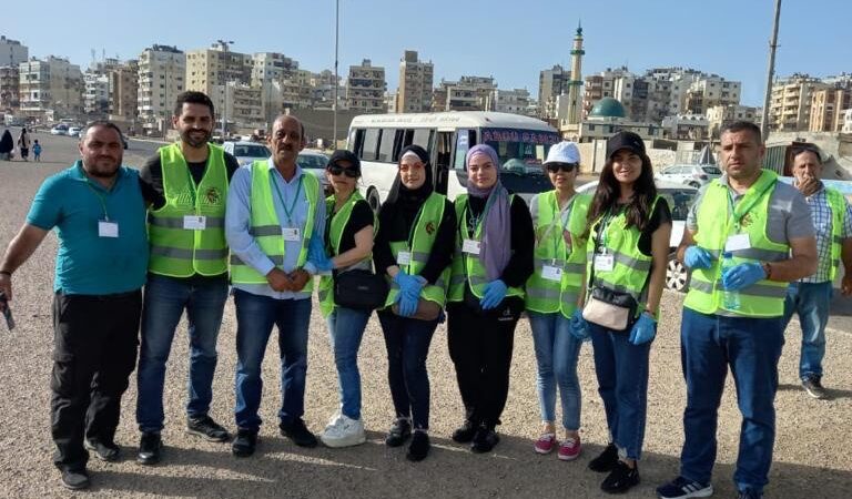 لجنة البيئة في حركة التنمية والتجدد تطلق مشروع تنظيف شاطئ الميناء