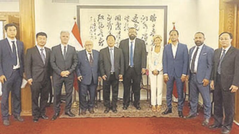 أحمد الحريري بضيافة سفير الصين