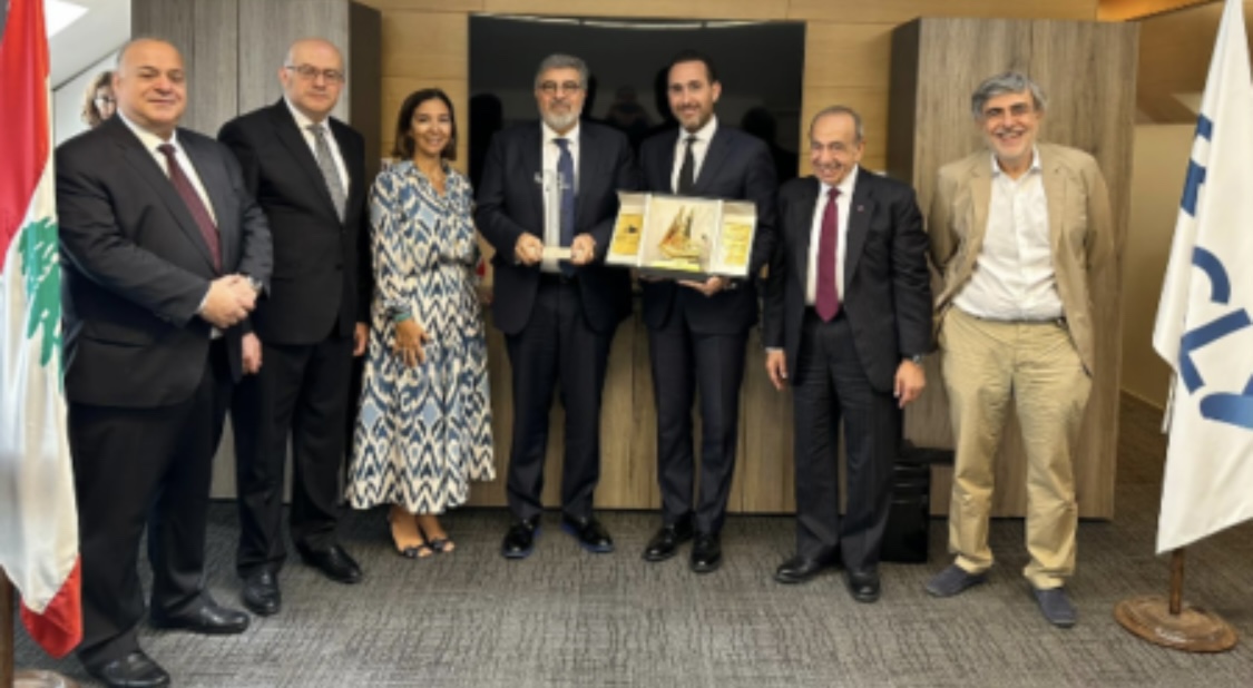 تفاهم بين «مجلس الأعمال اللبناني في الكويت» و«تجمع رجال وسيدات الأعمال اللبنانيين» لتأمين قنوات الإتصال بين الشركات في كلا البلدين