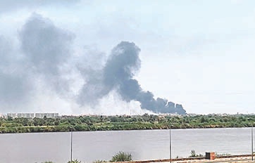 قصف عنيف بين الجيش السوداني وقوات الدعم السريع وسط الخرطوم