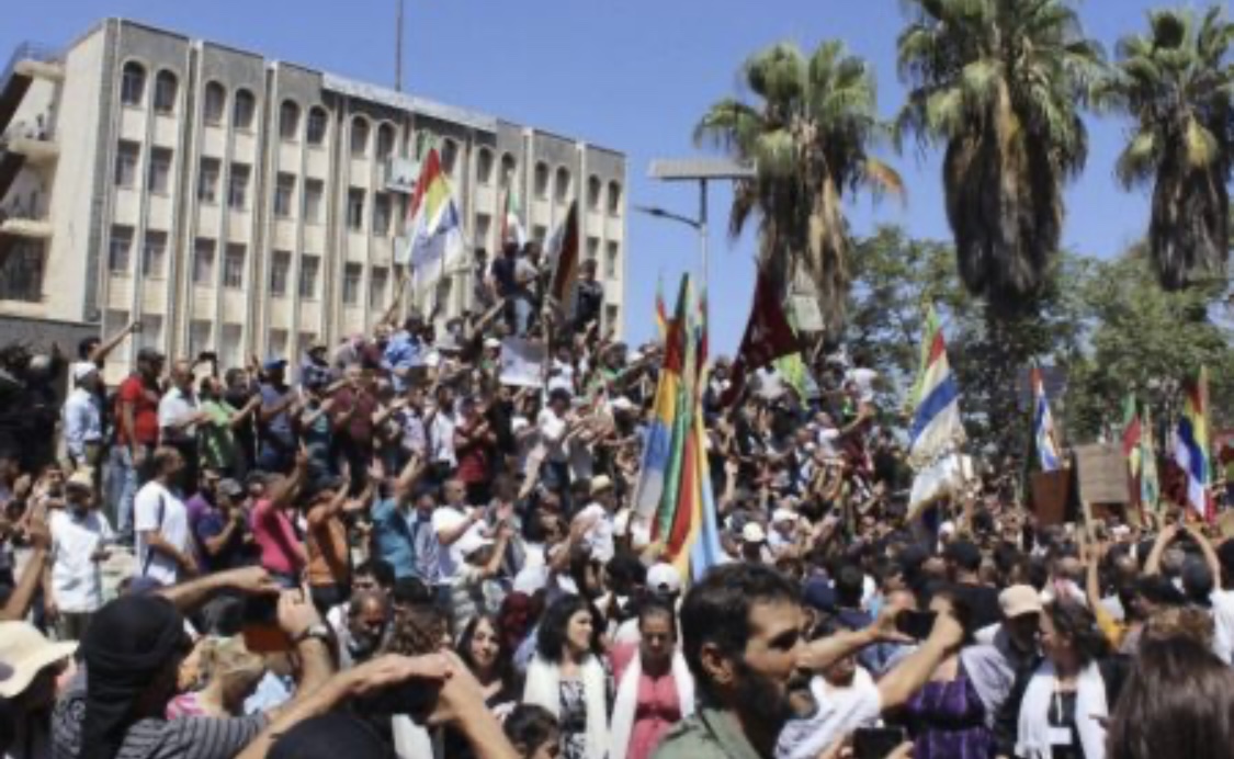 سوريا.. الانتفاضة الشعبية تحدّد المطالب الرئيسية للحراك المتواصل في السويداء