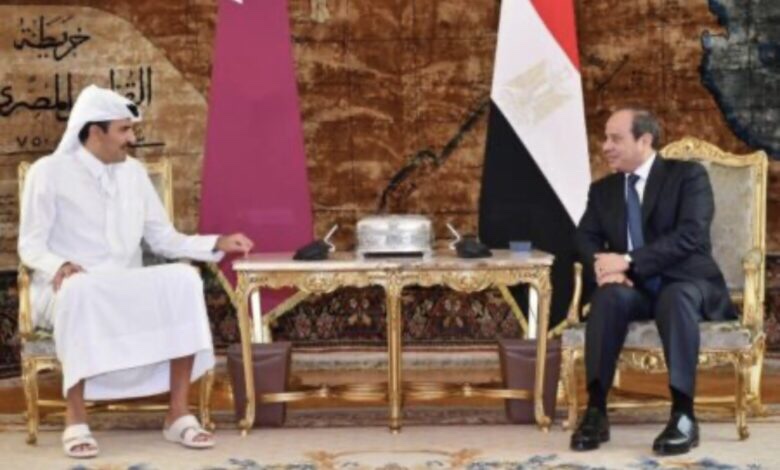 أمير قطر والسيسي يبحثان سبل وقف النار وحماية المدنيين في غزة