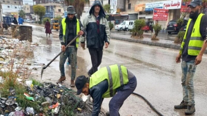 تؤكد الوزارة وتناشد مجدداً جميع الجهات المعنية بضرورة القيام بواجباتها المحددة