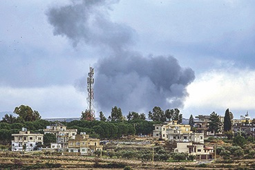 جبهة الجنوب على استعارها.. غارات إسرائيلية وقصف بالفوسفوري على البلدات الحدودية وهجوم جوّي للمقاومة على مقر قيادة وعلى مواقع ومراكز تجمّعات لجنود العدو