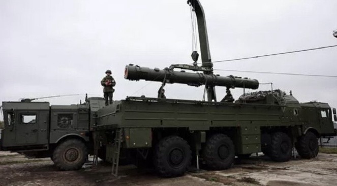 مدفيديف يدعو إلى تزويد قوات الدفاع الجوي الروسية بأحدث الصواريخ المضادة