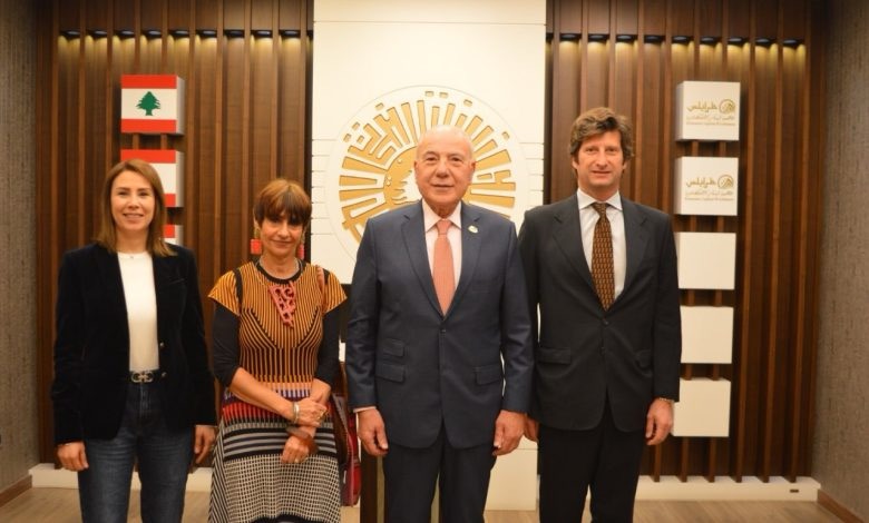 دبوسي عرض مع سفيرة الأرجنتين سبل تطوير العلاقات الاقتصادية