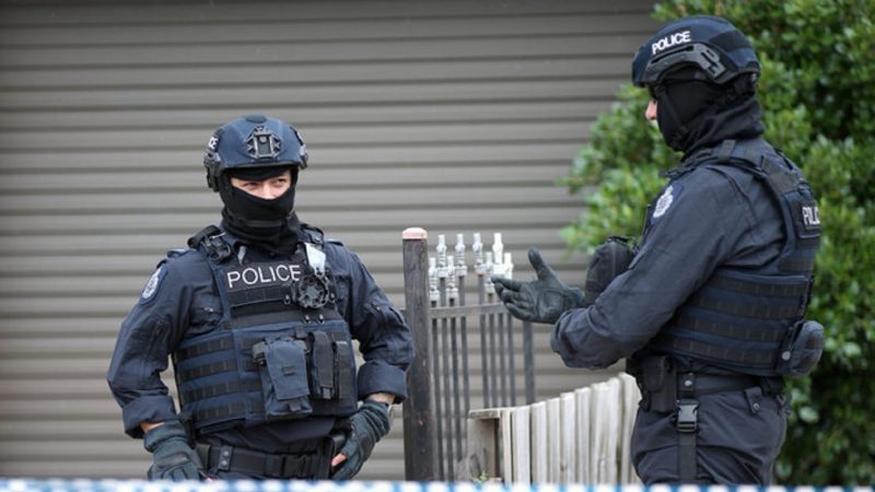 أستراليا.. الشرطة تقتل “متطرفاً” شنّ هجوماً بسكين