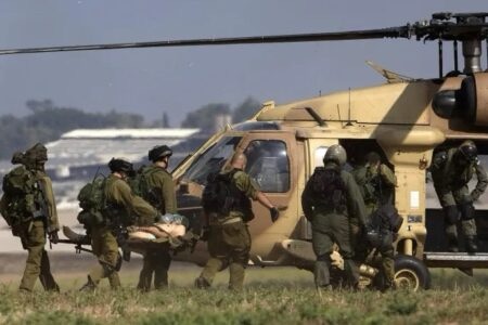 مقتل جندي إسرائيلي أصيب بعملية طولكرم والاحتلال يهدم منازل ويعتقل العشرات