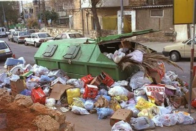 خطير جدا … هكذا جعلتنا حكومتنا جرذانا وفرضت علينا التعايش مع الأزبال والنفايات .