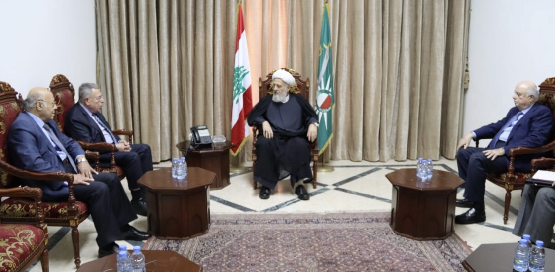 الخطيب التقى السنيورة مع قباني وسلام : لم ولن نخرج عن المظلة العربية ولكن على العرب ان يقوموا بواجباتهم تجاهناالسنيورة :صيغة العيش المشترك لا تقبل انتصار فريق من اللبنانيين على فريق آخر