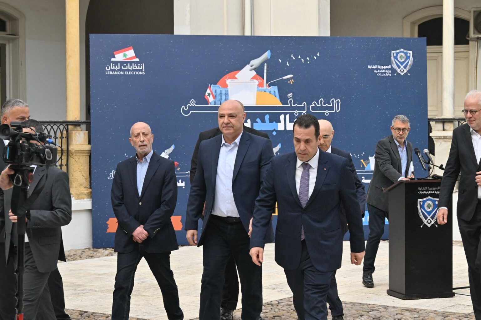 رئيس الجمهورية واكب الانتخابات البلدية ميدانياً: صندوق الاقتراع مسؤوليتكم والأمن مسؤوليتنا