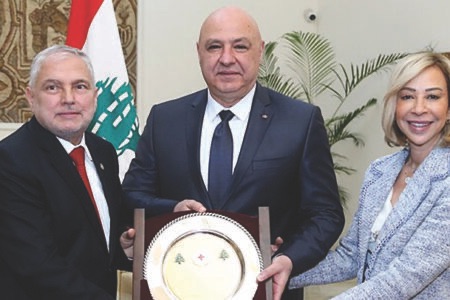 إطلاق الحملة المالية للصليب الأحمر ورئيس الجمهورية يتبرّع بمعاشه