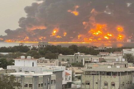 الحوثيون يعلنون استئناف عمل ميناء الحديدة