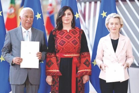 لأول مرة.. سفيرة فلسطين تقدّم أوراق اعتمادها لكوستا وفون دير لاين