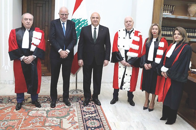 عون للقضاة: لا تخضعوا للترهيب