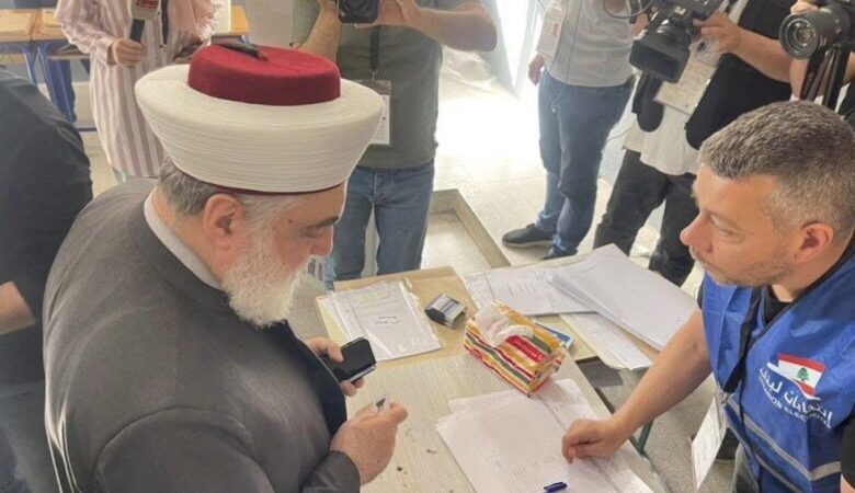 المفتي إمام بعد الادلاء بصوته: الاقتراع بديل عن الفوضى والتسيب