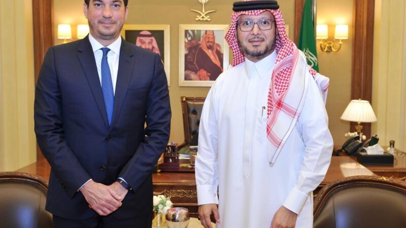 النائب كبارة يلتقي السفير وليد البخاري
