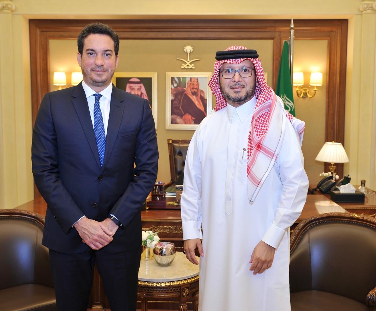 النائب كبارة يلتقي السفير وليد البخاري