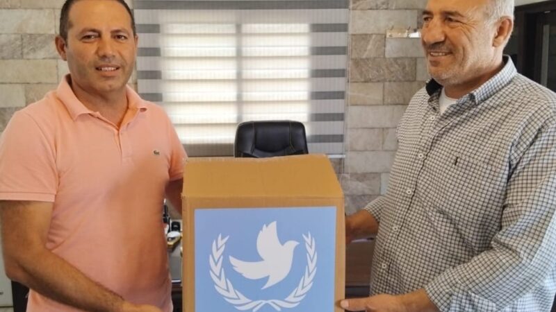 السفير غملوش يوزع مساعدات دوائية ويدعو الى الى حوار يحفظ السلم الأهلي