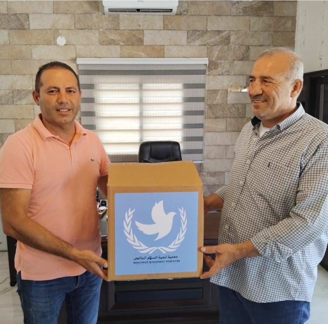 السفير غملوش يوزع مساعدات دوائية ويدعو الى الى حوار يحفظ السلم الأهلي