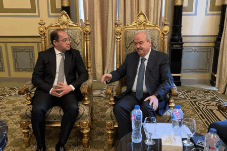 جابر يعرض أسس التعاون المشترك مع نظيره المصري أحمد كجوك