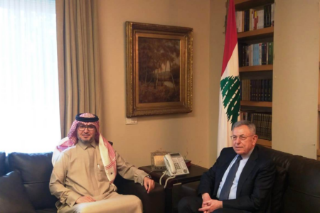 السنيورة عرض مع بخاري المستجدات