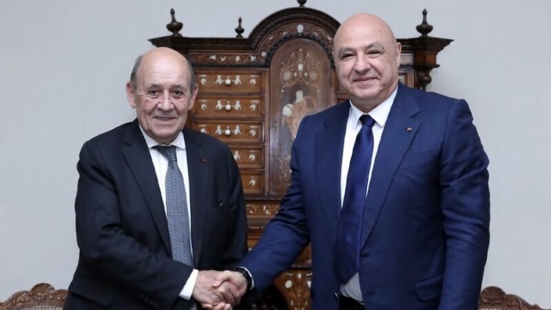لودريان في بيروت وبرّي حيّا الجهد الفرنسي للتصدّي للمؤامرة