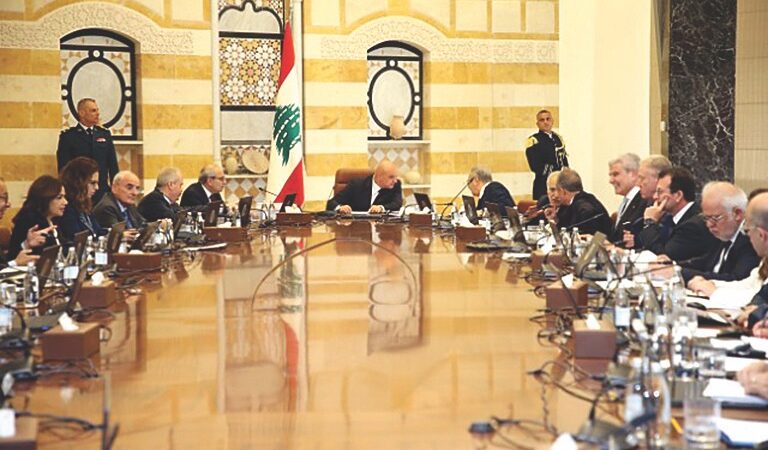 نشر التشكيلات الديبلوماسية والمناقلات والترفيعات من مستشارين الى سفراء