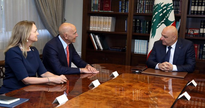 الرئيس عون مستقبلا المبعوث الخاص لترامب في الملف السوري: نتطلع للدعم الأميركي لتثبيت الامن والاستقرار جنوبا ومسيرة الإصلاحات بدأت باراك: ندعم الجيش وإجراءات الحكم في لبنان