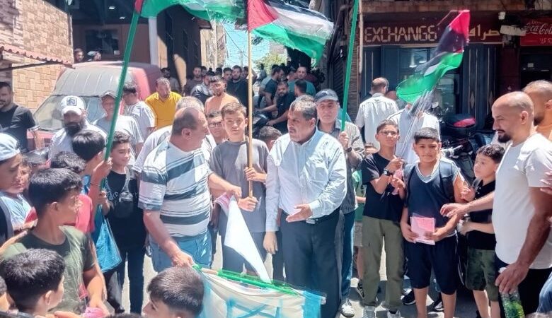 وقفة تضامنية في مخيم البداوي دعمًا لإيران وغزة: إحراق علمي إسرائيل وأمريكا وتأكيد على وحدة قوى المقاومة