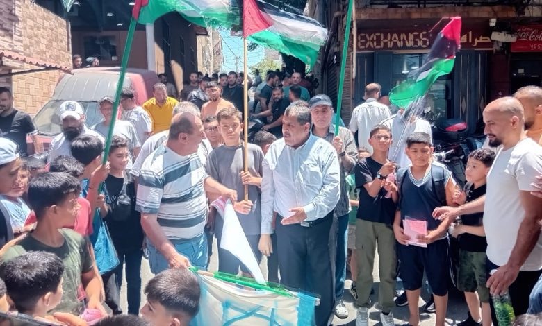 وقفة تضامنية في مخيم البداوي دعمًا لإيران وغزة: إحراق علمي إسرائيل وأمريكا وتأكيد على وحدة قوى المقاومة