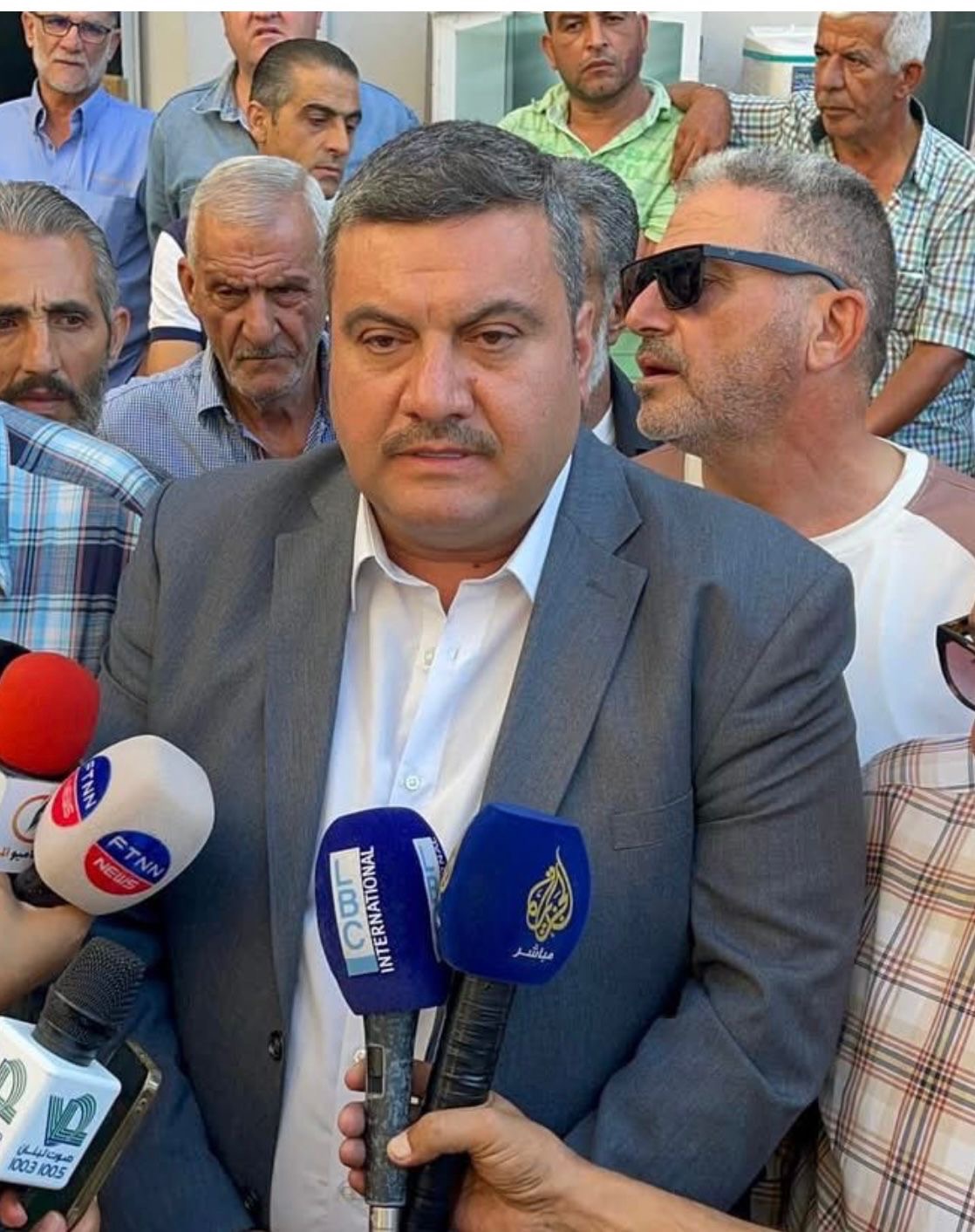 شادي السيد يهدد سبينس وهابي باقفال أبواب فروعها واعتبارها مؤسسة غريبة غير مرغوب بها في حال الاستمرار بطرد العمال الطرابلسيين والشماليين لصالح اليد الغريبة