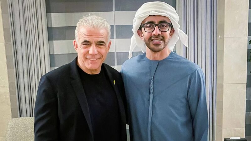 لابيد يبحث مع وزير الخارجية الإماراتي وقف إطلاق النار في غزة