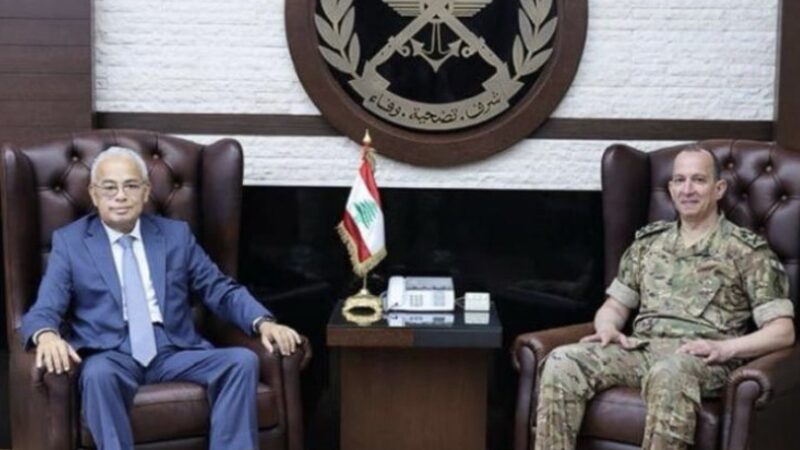 سكاف زار قائد الجيش: التأخر في التفاعل مع المطالب الداخلية والغربية سيؤدي الى عزل لبنان