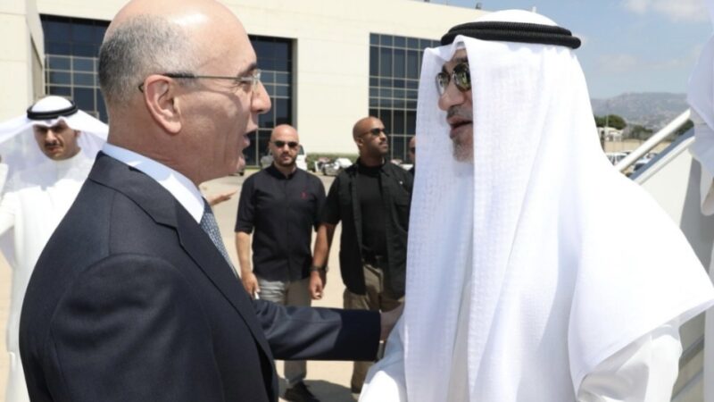 الحجار استقبل نظيره الكويتي في المطار وتأكيد على تبادل الخبرات بين البلدين