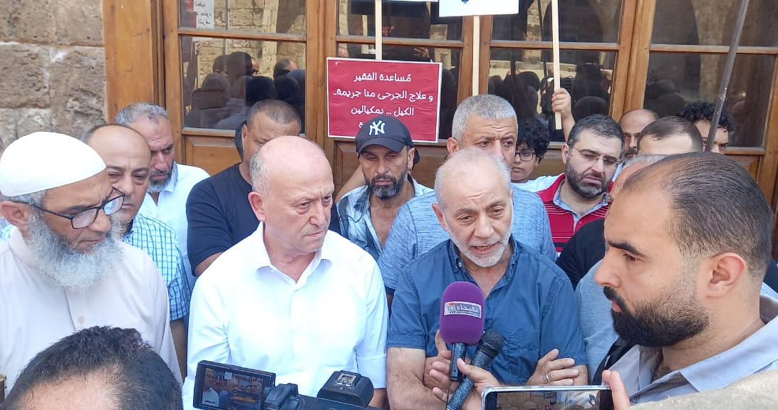 شبان نفذوا اعتصاما أمام المسجد المنصوري الكبير في طرابلسريفي : الزمن تغير ومن لا يدرك أهمية هذا التغيير سيدفع ثمن غاليا وقريبا