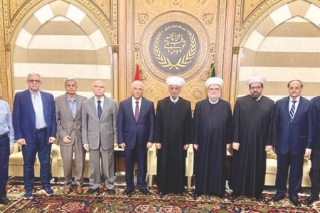 وفود زارت دريان مؤيّدة مواقفه الوطنية وتنويه بـ «الزيارة التاريخية» إلى سوريا