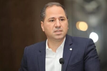 «الكتائب» يدعو «الحزب» لتسليم السلاح