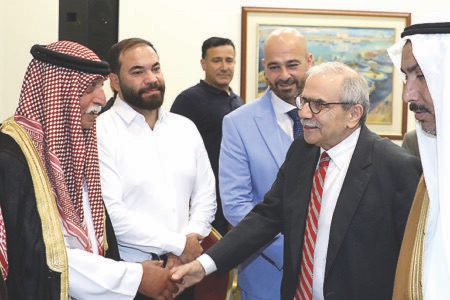 وفد العشائر العربية في السراي سلام يبحث واقع القطاع العام