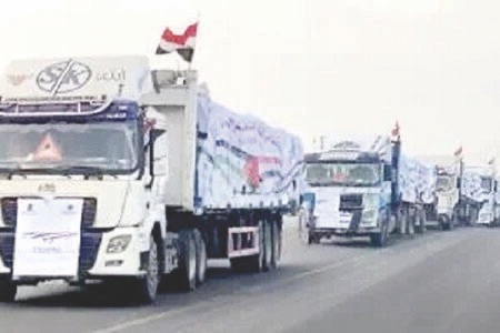 دخول قوافل مساعدات إلى غزة عبر معبر رفح بالتزامن مع إعلان هدن إنسانية