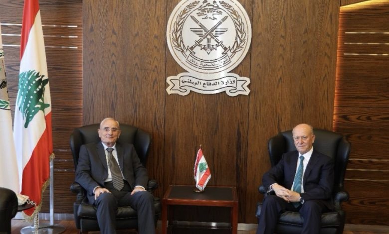 وزير الدفاع استقبل ريفي ووفدا من المجلس العلوي وعرض مع المبيض دورات ينظمها معهد “باسل فليحان”