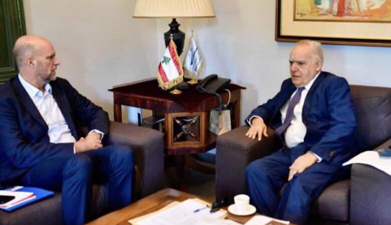 وزير الثقافة غسان سلامة بحث مع ممثل مفوضية اللاجئين أوضاع النازحين والتعاون لتأمين عودتهم
