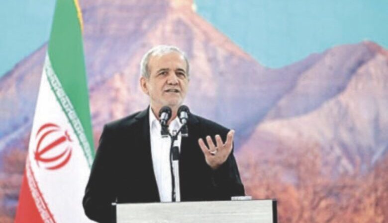 خليل زاد: اتهامات لبزشكيان بمحاولة انقلاب ضد خامنئي خلال حرب غزة
