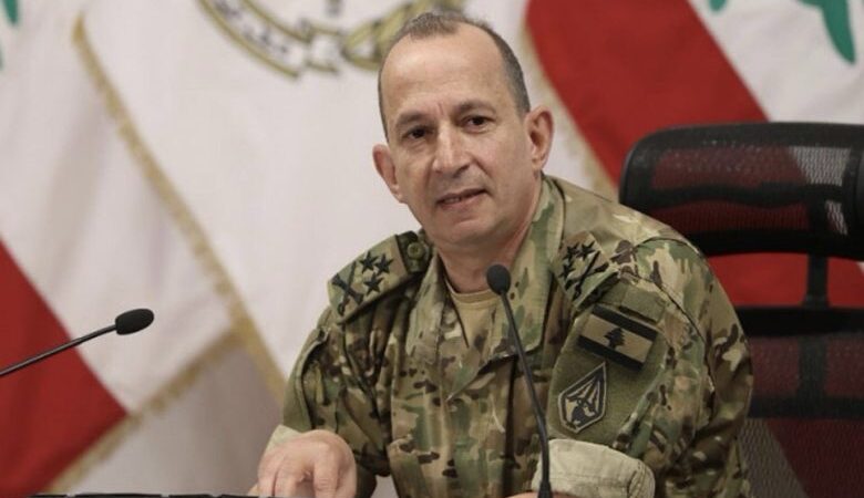 قائد الجيش اجتمع مع أركان القيادة وقادة الوحدات الكبرى والأفواج المستقلة: استمرار الاحتلال العائق الوحيد أمام استكمال انتشار الوحدات العسكرية جنوبًا