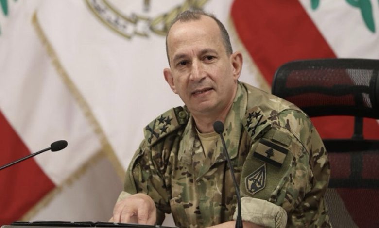 قائد الجيش اجتمع مع أركان القيادة وقادة الوحدات الكبرى والأفواج المستقلة: استمرار الاحتلال العائق الوحيد أمام استكمال انتشار الوحدات العسكرية جنوبًا